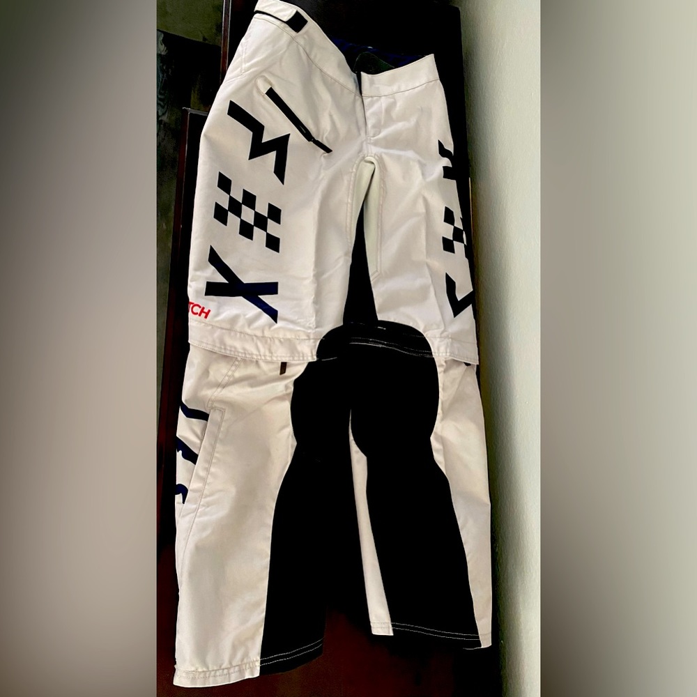 Woman’s Fox Dirtbike Switch Convertible Pants Size 8